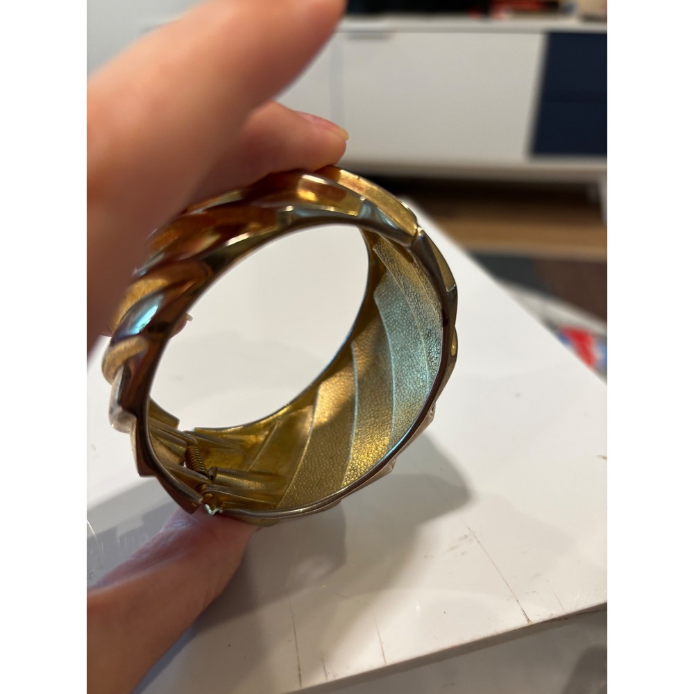 Hinged Cuff Bracelet OS Gold Ribbed Chunky Statement Vintage - Picture 3 of 5